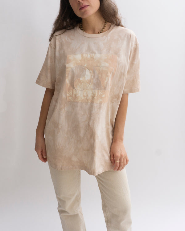 OM TSHIRT TEA DYE