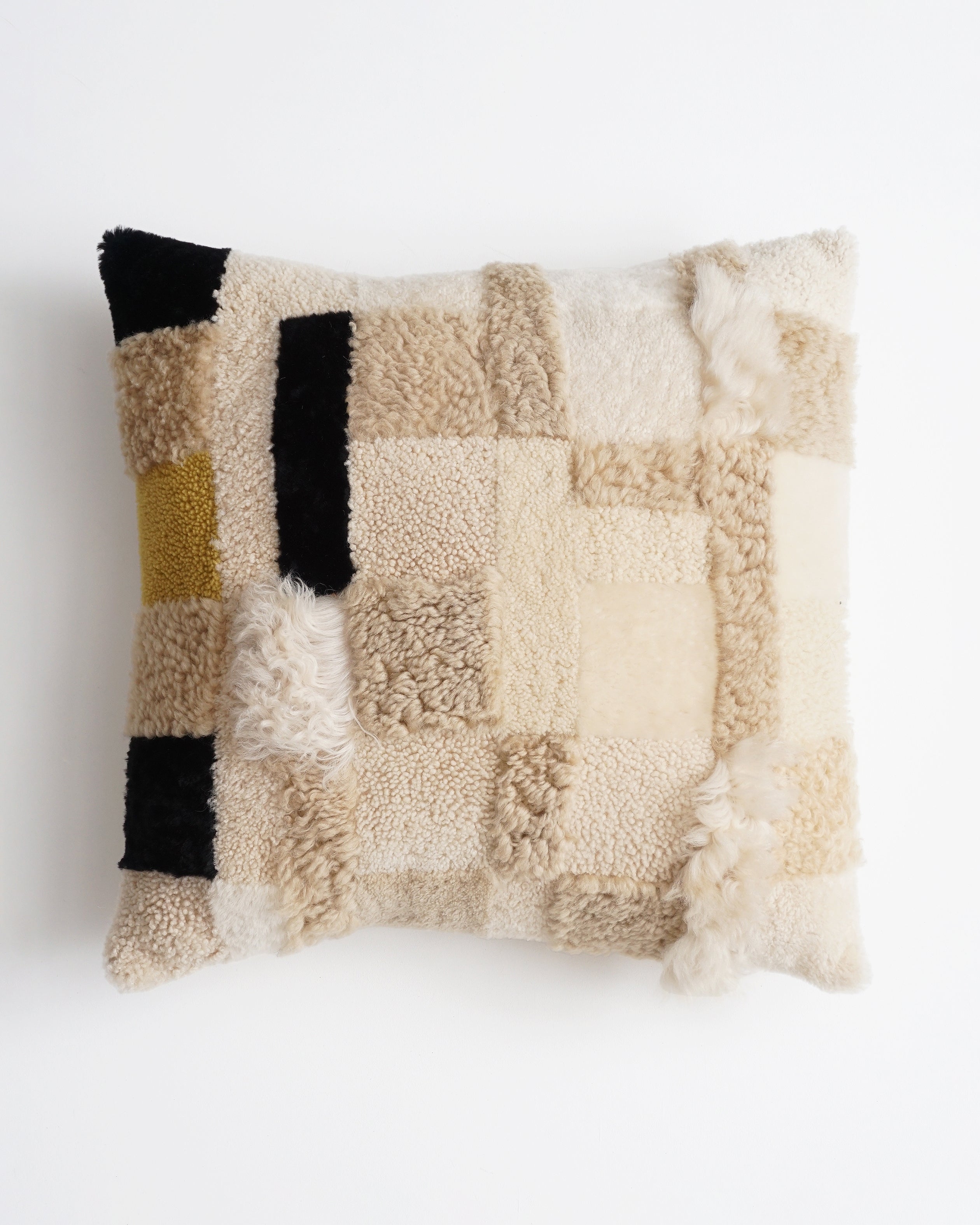 PATCHWORK PILLOW 23-65 (65 x 65 cm)